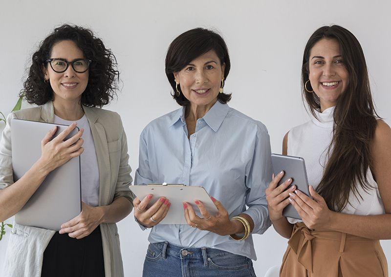 front-view-business-women-posing